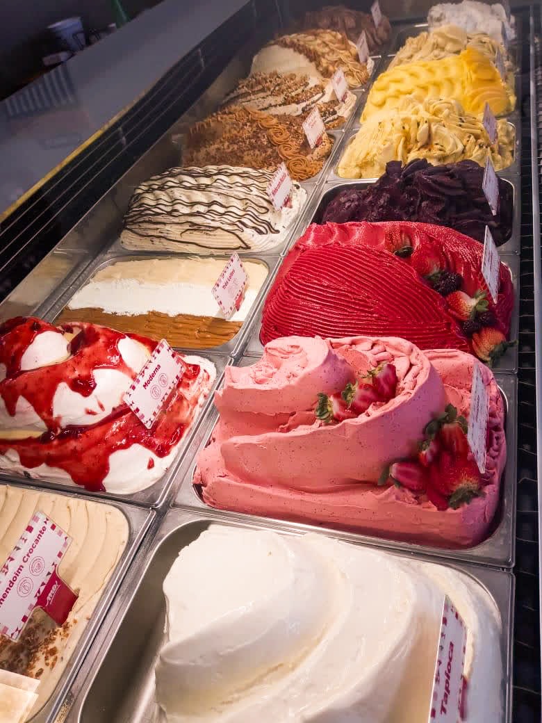 Vitrine completa Gelateria Moderna